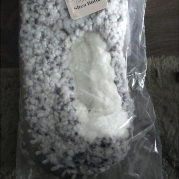 BRAND NEW IN PACKAGE Free People Soft Sherpa Ballerina Slippers S/M - Picture 4 of 5